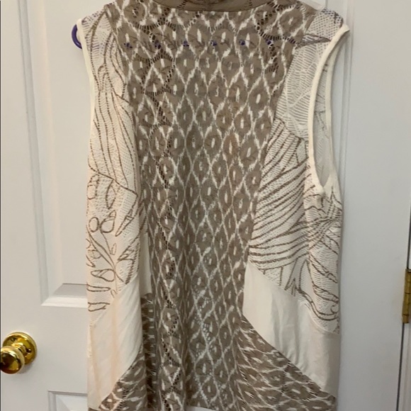 Xl/16 rayon/spandex/polyester vest - Picture 4 of 6